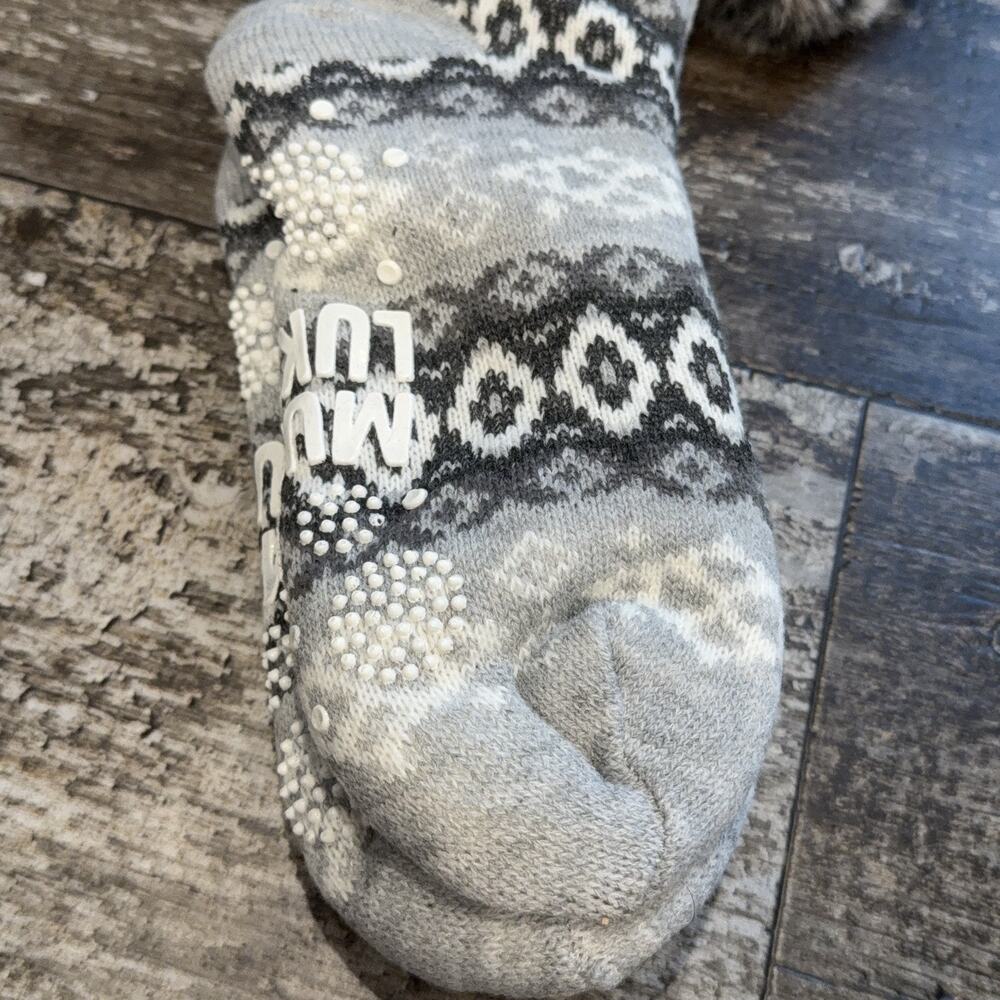 Muk Luks Womens Cabin Sock L/XL 8-10 Gray Cozy Faux Fur Slip Resistant Winter - Picture 5 of 8